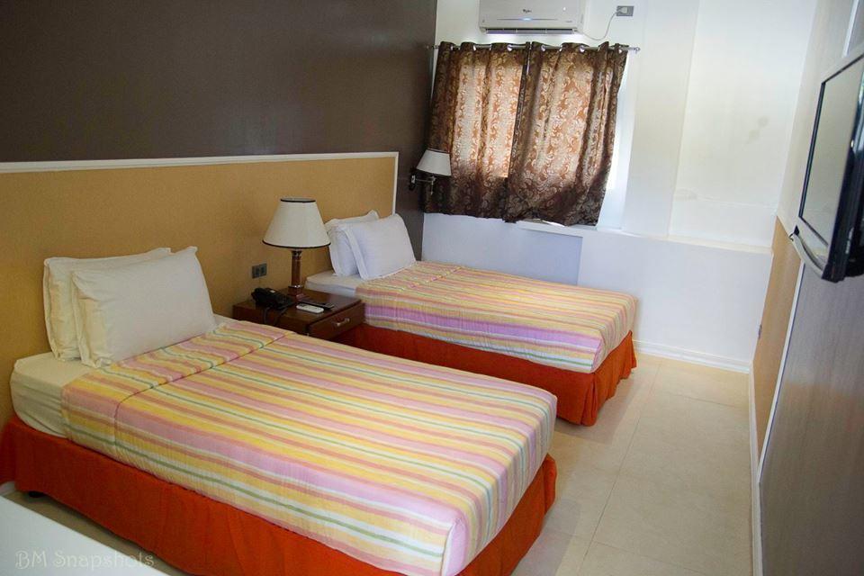 The Pepperland Hotel Легазпи Стая снимка