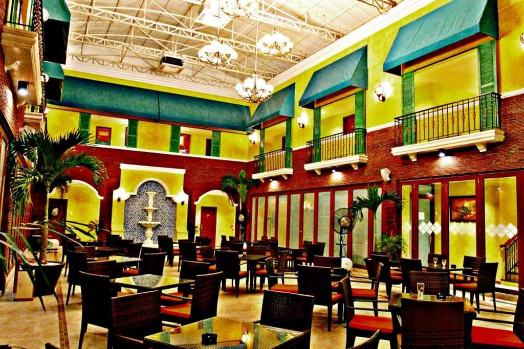 The Pepperland Hotel Легазпи Екстериор снимка